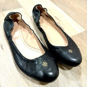 NWOT Tory Burch Snakeskin Travel Flats Black